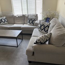 Like New Living Room Set