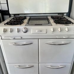  Okeefe & Merrit Antique Stove