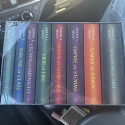 Complete Brand New Throne Of Glass Series