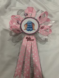 Dumbo pin for baby shower