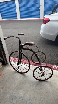 Penny farthing antique bike