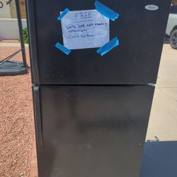 Top Freezer Refrigerator 