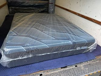 LIKE NEW! Serta iseries Hybrid Queen Mattress - Delivery Available