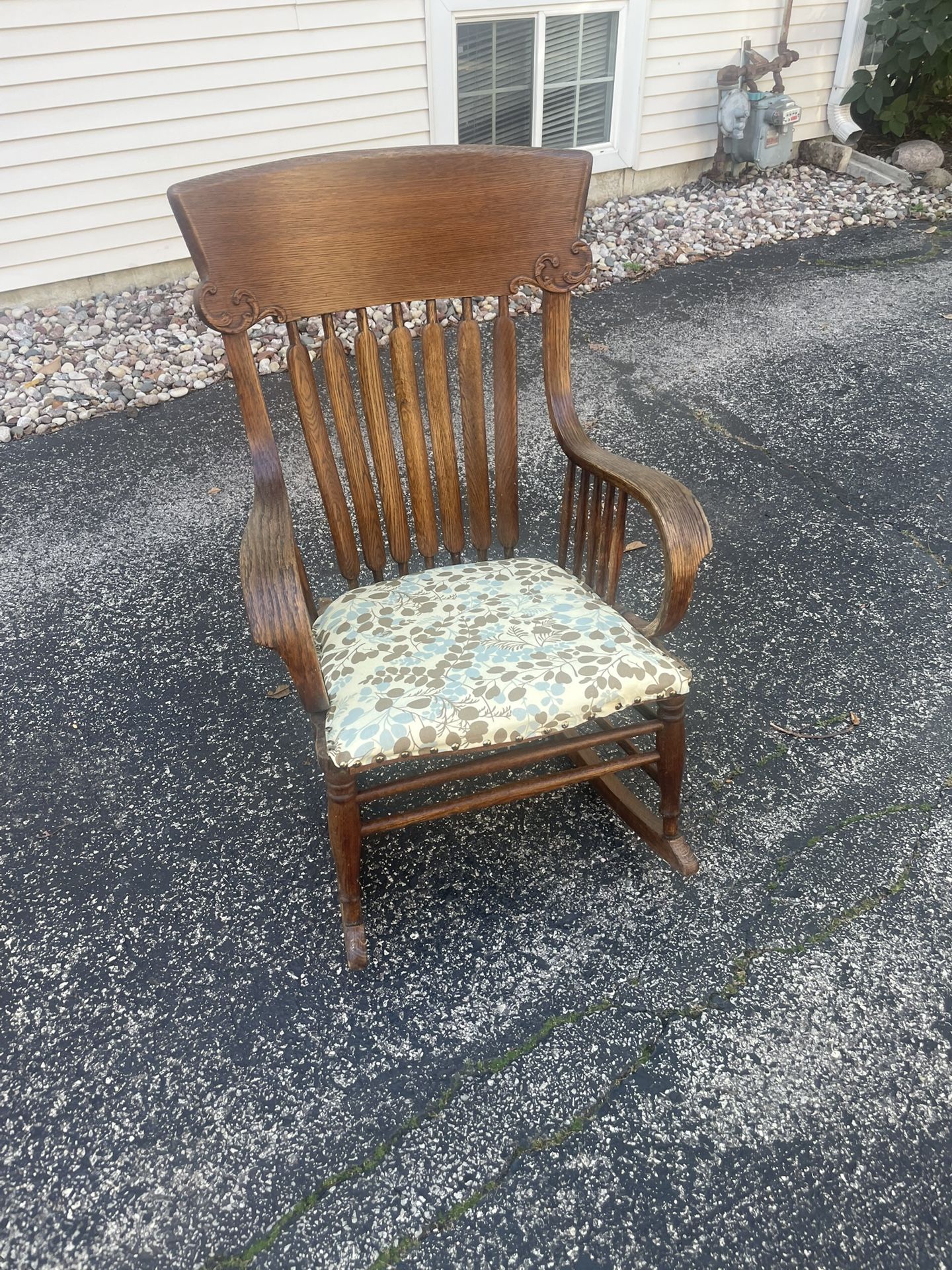 Antique Oak Wooden Rocking Chair, solid and sturdy, 24 wide, back 39 hi, $40