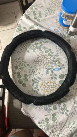 Steering wheel cover