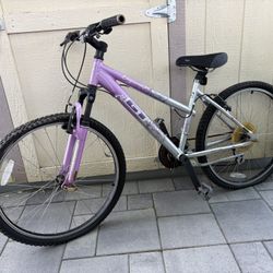 GT Laguna women’s/kids mountain bike