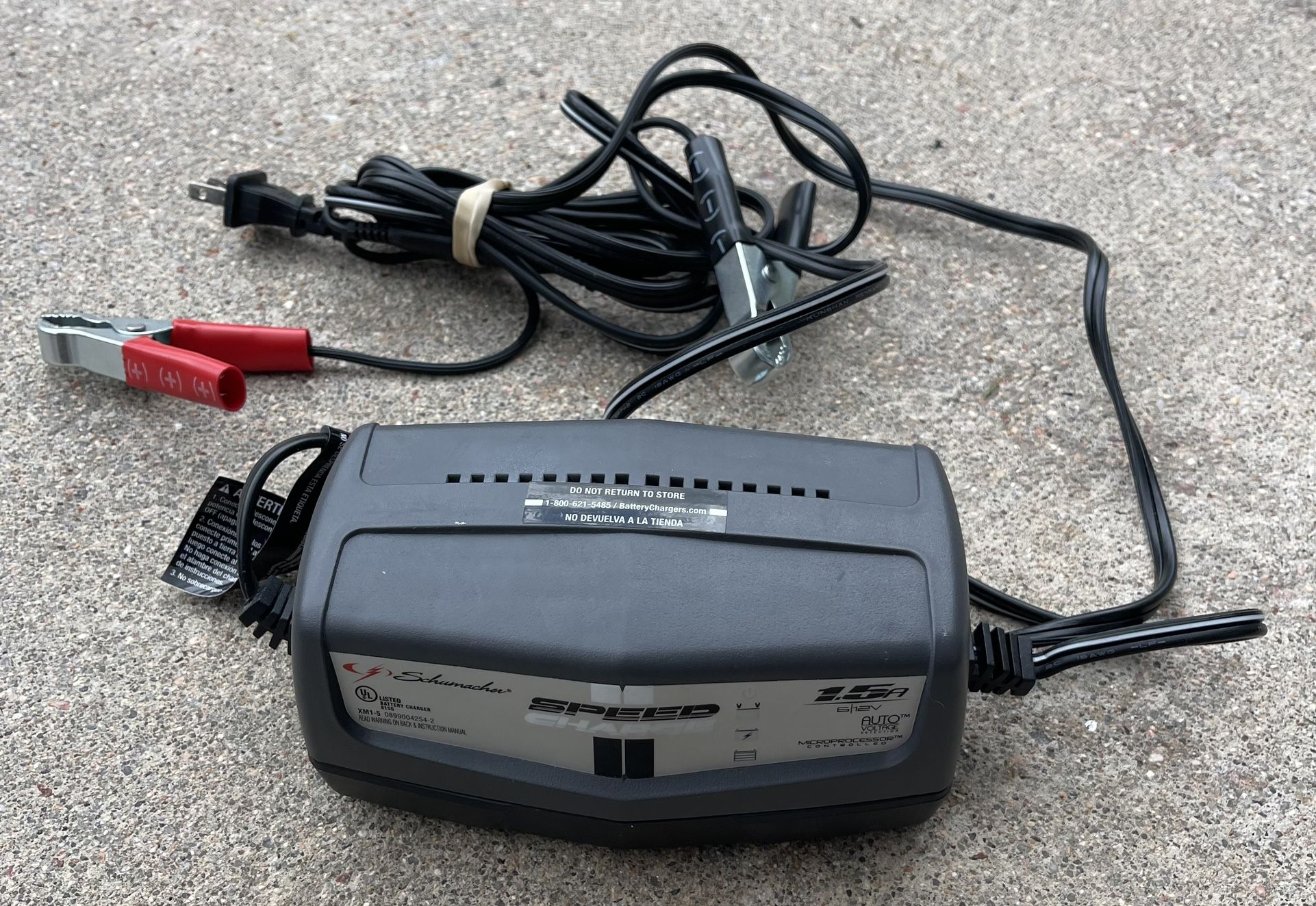 Schumacher XM1-5-CA Vehicle Car Auto 6V / 12V 1.5A Battery Charger