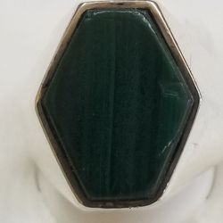 Sterling Silver Round With A Malachite 