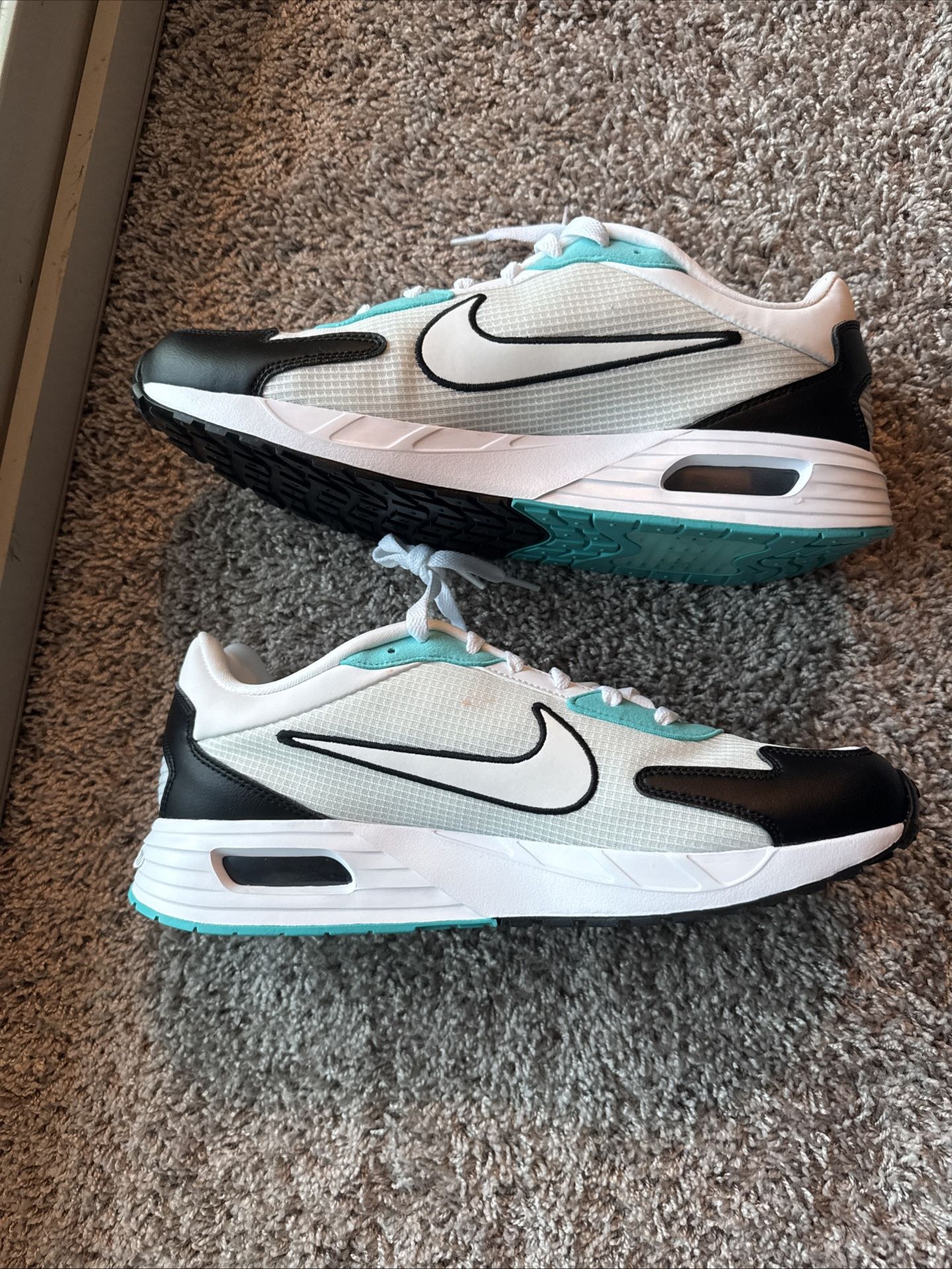 Men’s Size 13 Nike Air Max Solo  White Black Turquoise Running Shoes HQ2572 100