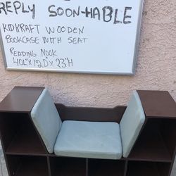 Reading  nook book shelf