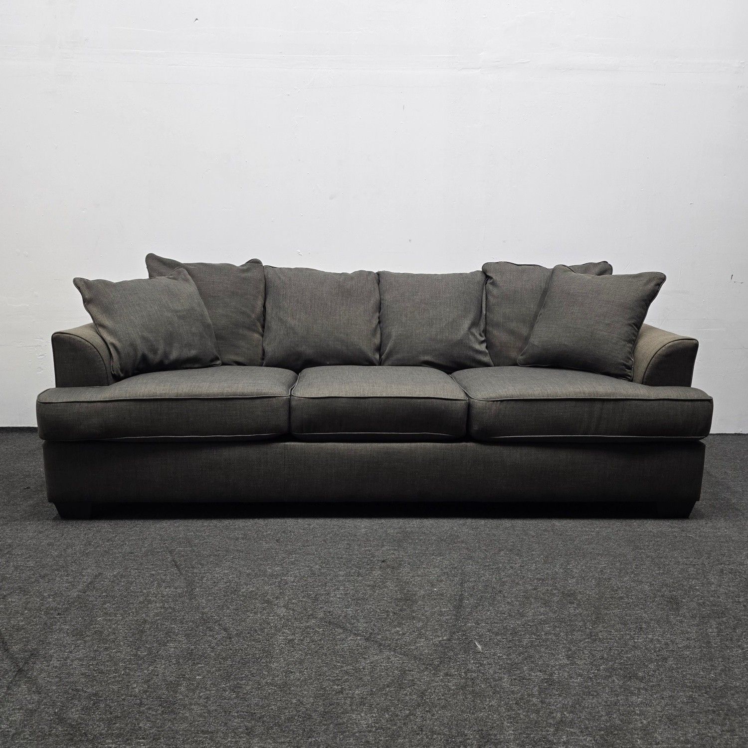 Can Deliver! Clean 3 Seat Sofa Couch