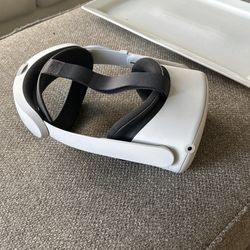 Oculus Quest 2 With Handgun Attachments And Rifle attachment