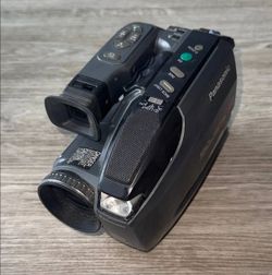 Panasonic PV-D301D VHS-C Camcorder 20x Zoom Palmcorder Video Camera Untested