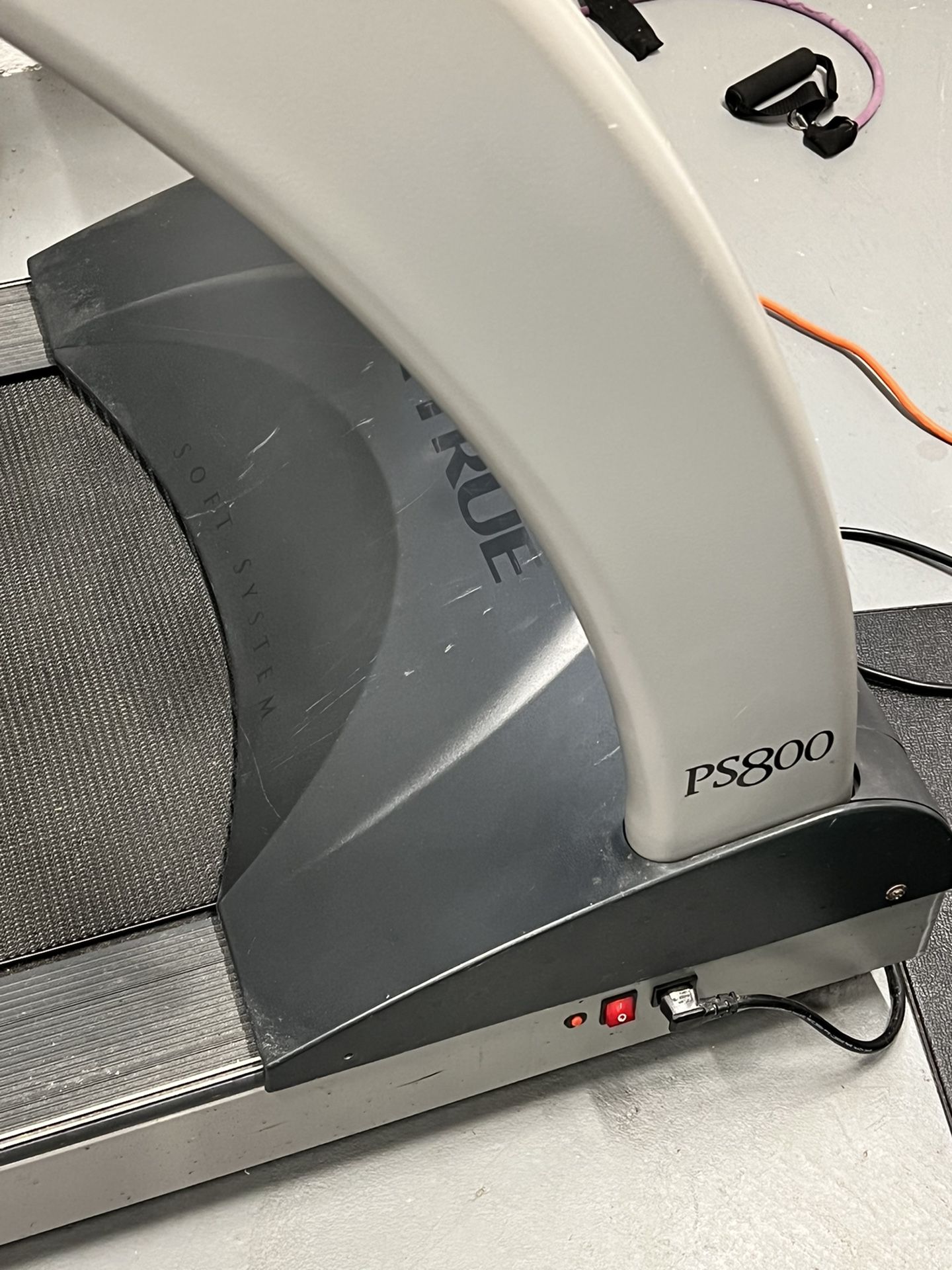 TRUE PS 800 Treadmill