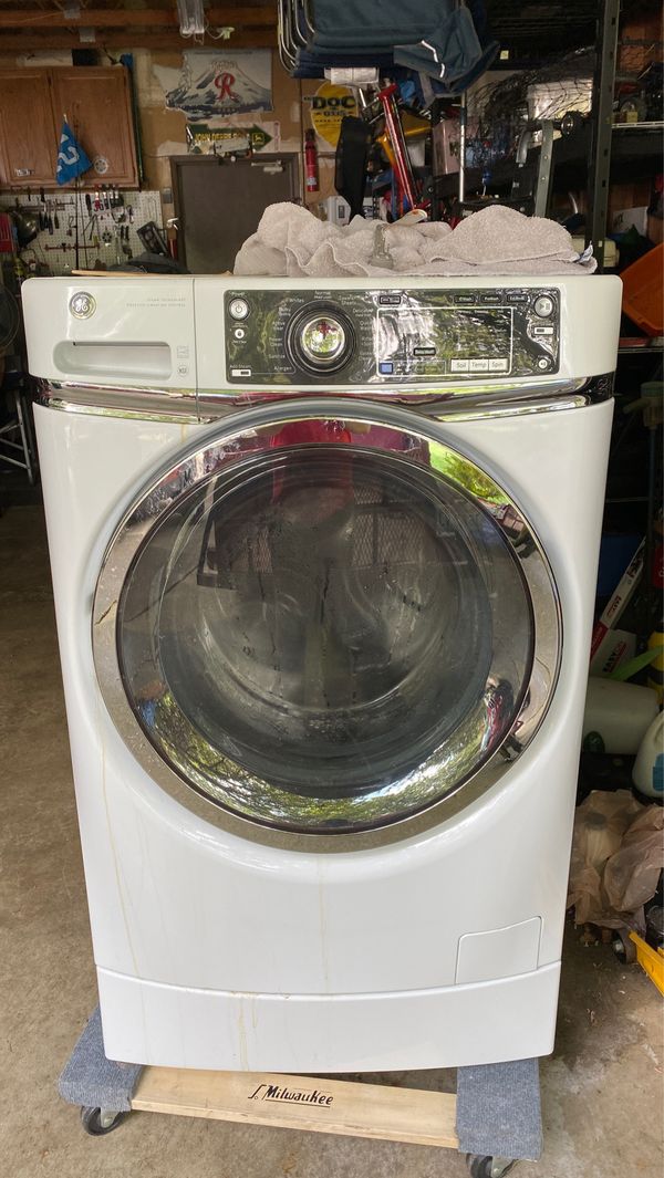 2014 GE front load washing machine for Sale in Kent, WA OfferUp