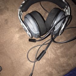 Selling Rig Headphones .