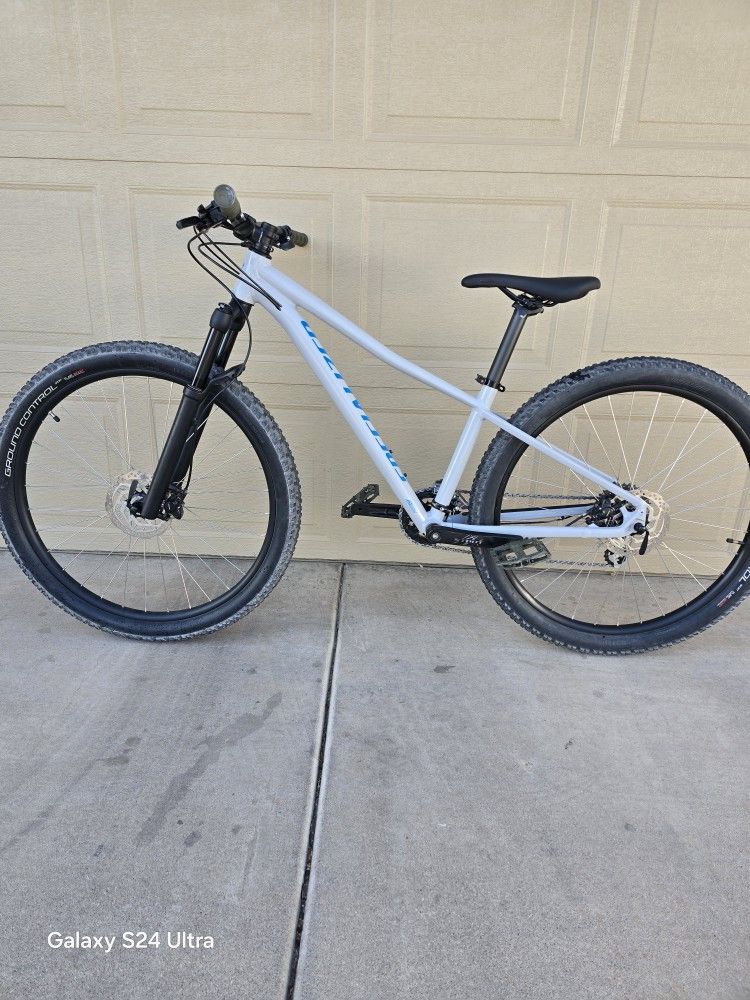 SPECIALIZED PITCH COMP MOUNTAIN BIKE, MANITOU AIR SHOCK (SMALL FRAME)