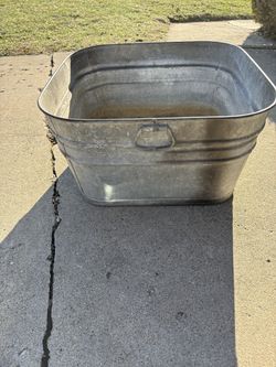 Antique galvanized wash tub