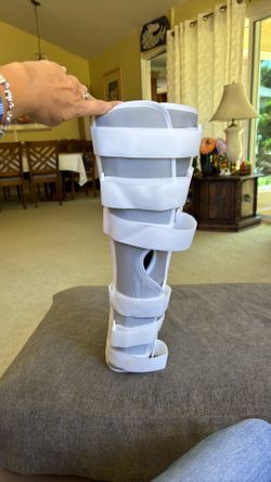 Leg brace (for meniscus tear and other knee issues