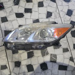 2010 To 2011 Toyota Prius Left Headlight OEM