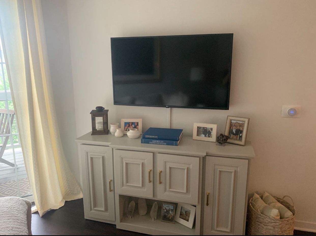 *AI* 50 INCH WebOS Smart TV with AI ThinQ - Hardly Used! - $275