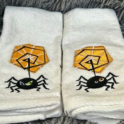 NOS: Vintage Embroidered Spider Halloween Towels