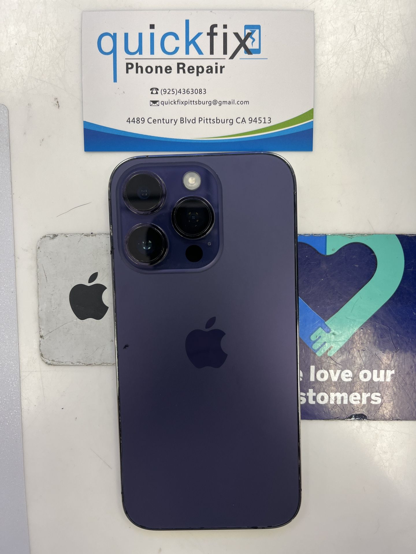 iPhone 14 Pro FACTORY UNLOCKED