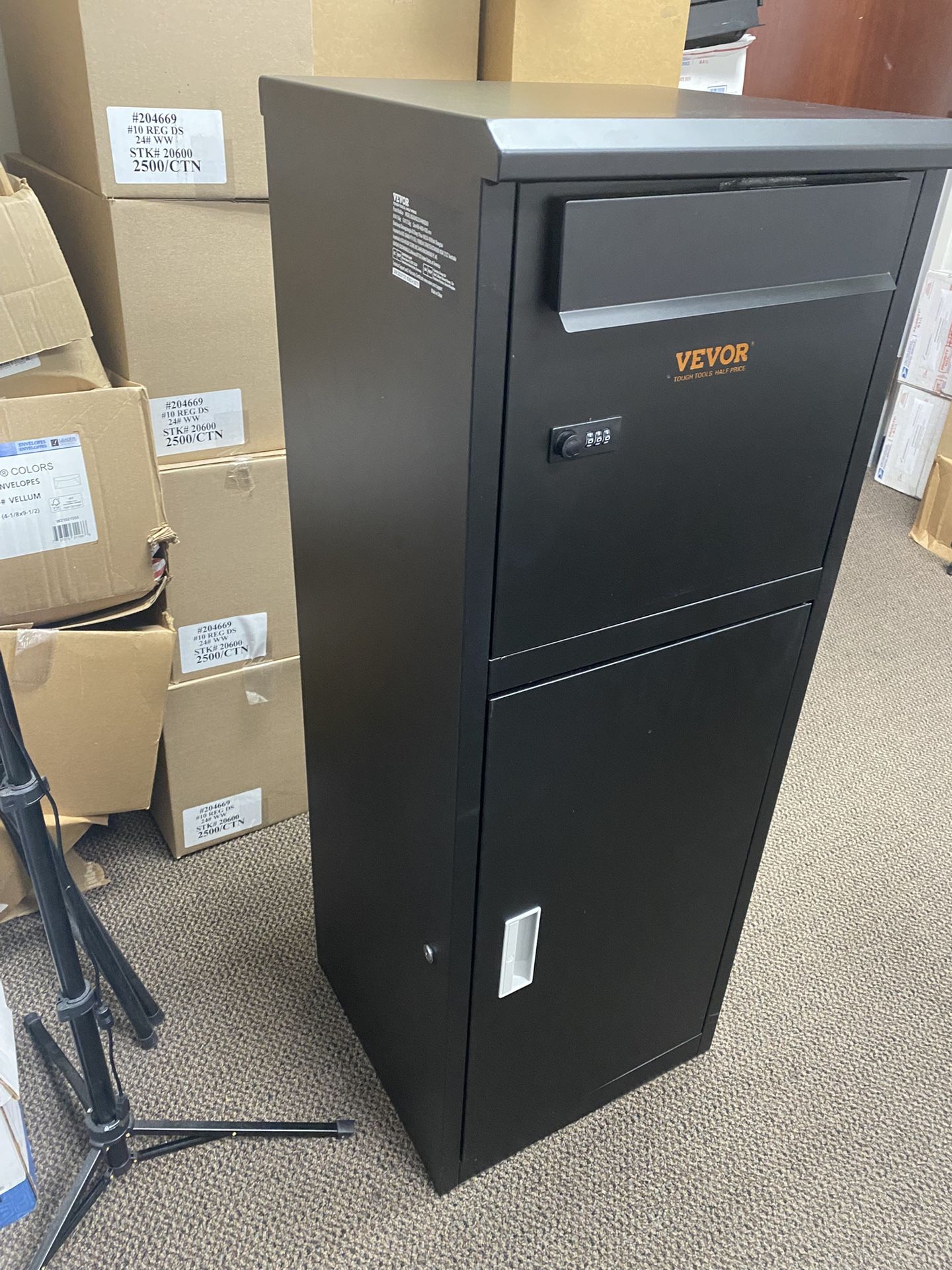 Mail Box Delivery Package Box for Sale in Rancho Cucamonga, CA - OfferUp