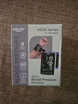 Blood pressure wrist monitor