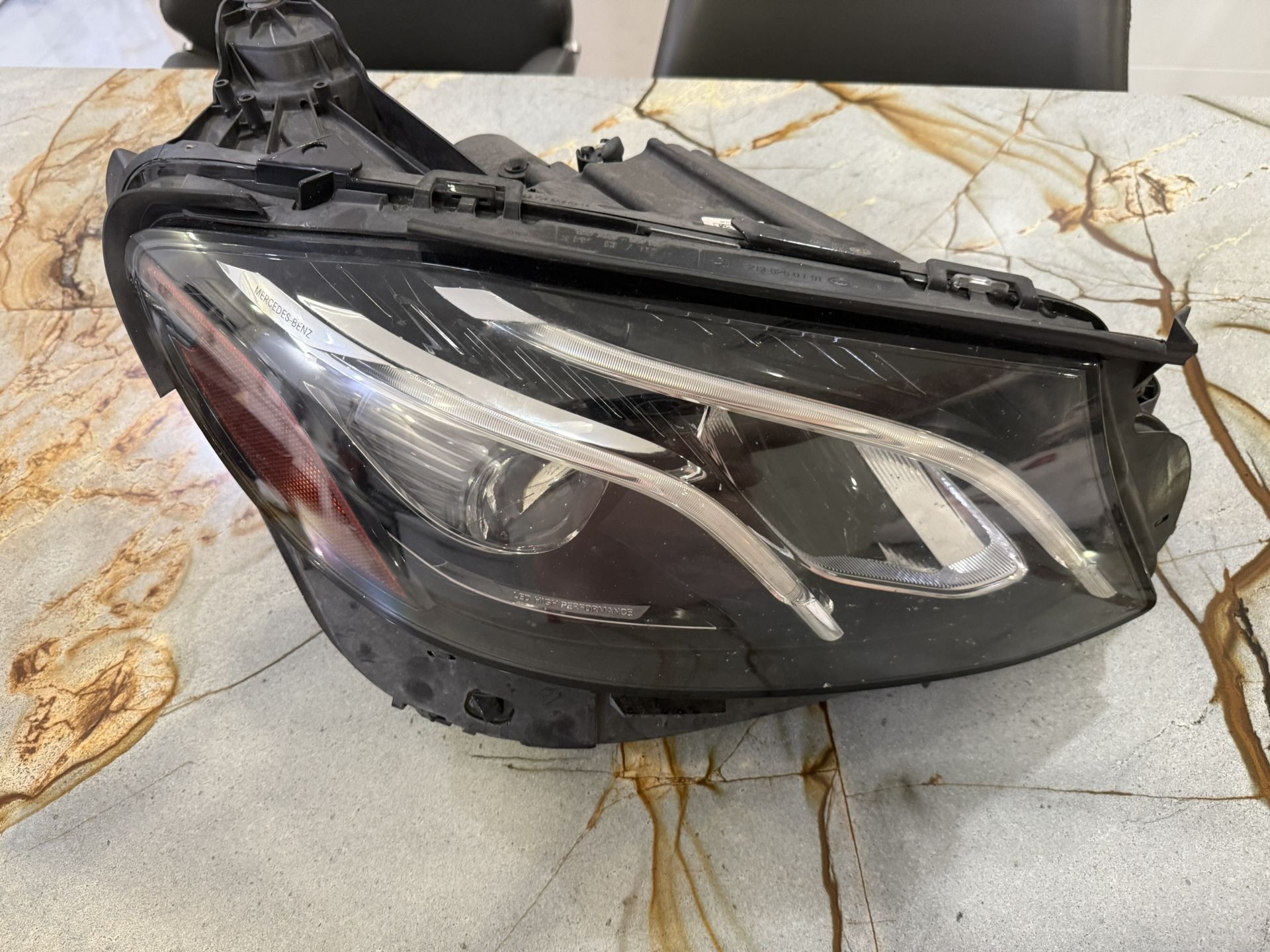 2017-2020 MERCEDES E CLASS E300 E350 HEADLIGHT PERFECT SHAPE
