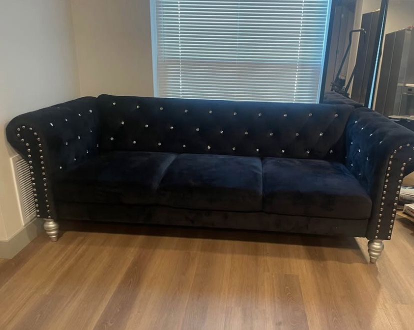 Velvet Black Tufted Couch With Diamonds