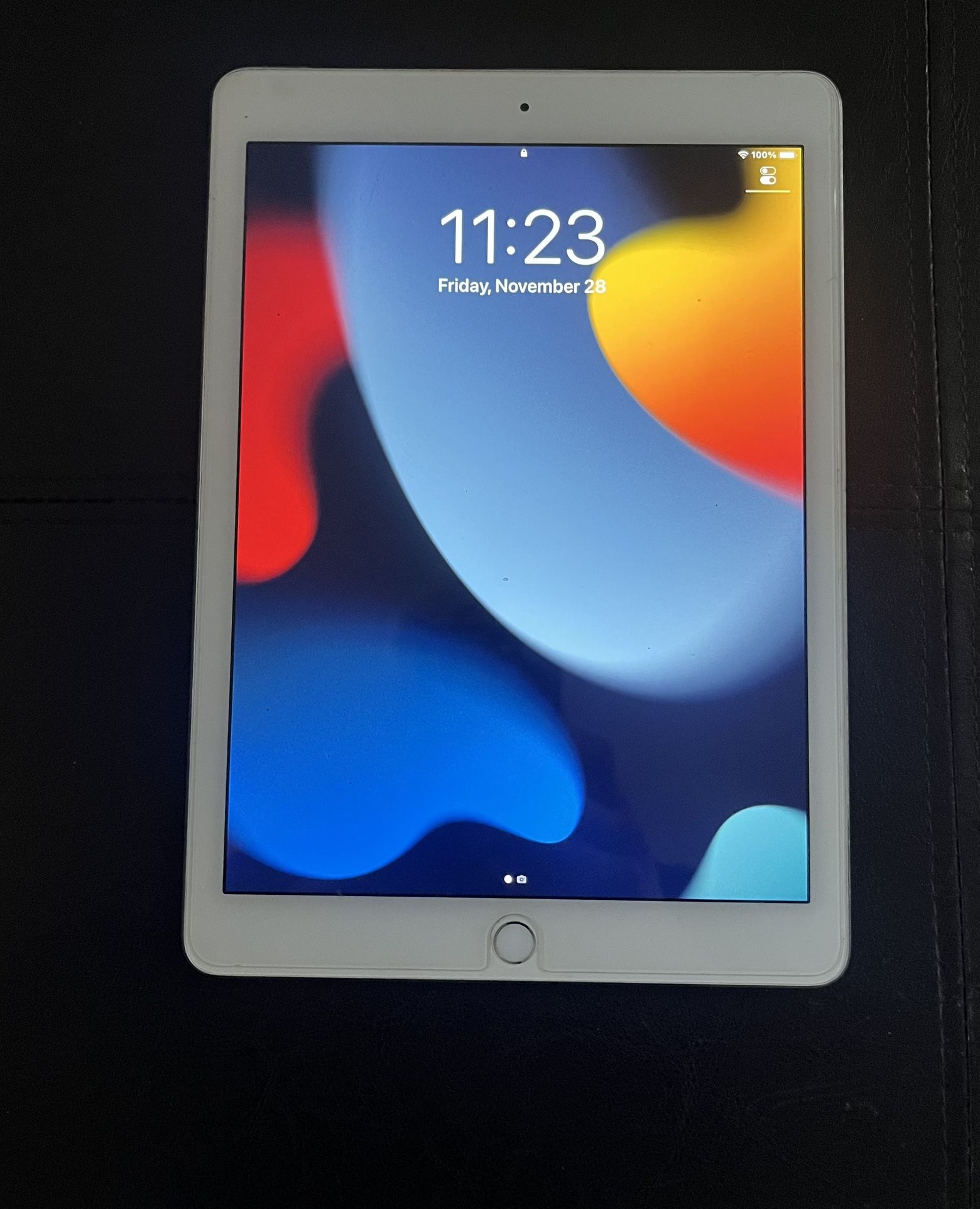 IPad Air 2 With Rapid Charger & Case That Folds Into Stand