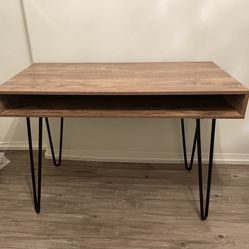 Minimalist Desk