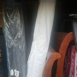 Like New Set Full Size Mattress N Box Spring 