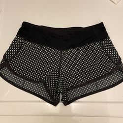 Lululemon Shorts Black With White Dots Size 2