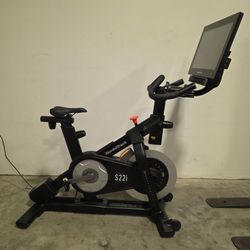 Nordictrack Commercial S22i studio cycle bike