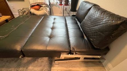 Beautiful Comfortable Sofa Couch – Recovered – Solid & Spacious