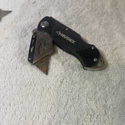 Husky box cutter