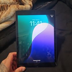 7th Gen iPad 128GB Wifi+Cellular 
