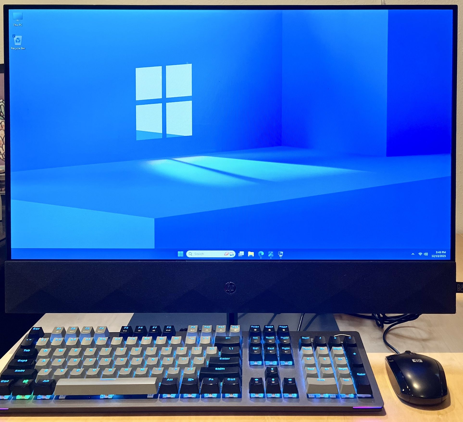 2022 HP Pavilion 27-d0072 27” AIO Touchscreen B&O Sound 8-Core i7-10700T 2GHz 16GB RAM 512GB SSD Win11Pro Office24