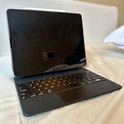 iPad Pro (4th Gen) 512GB, Magic Keyboard, Apple Pencil