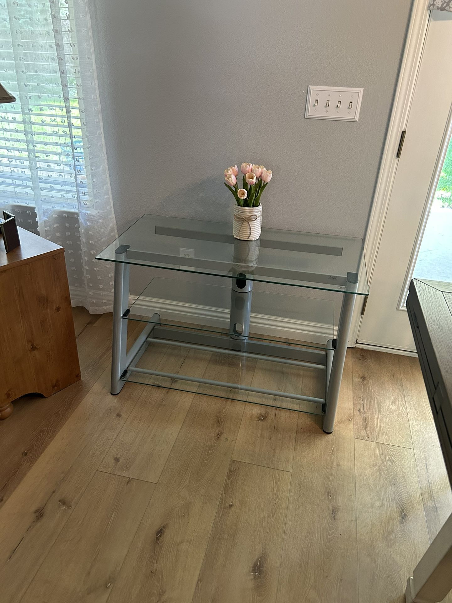 Bell’O Glass TV Stand