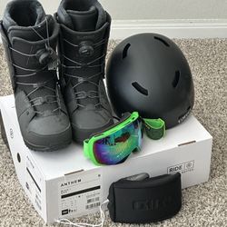 Snowboard Gear: Boots, Helmet, Goggles
