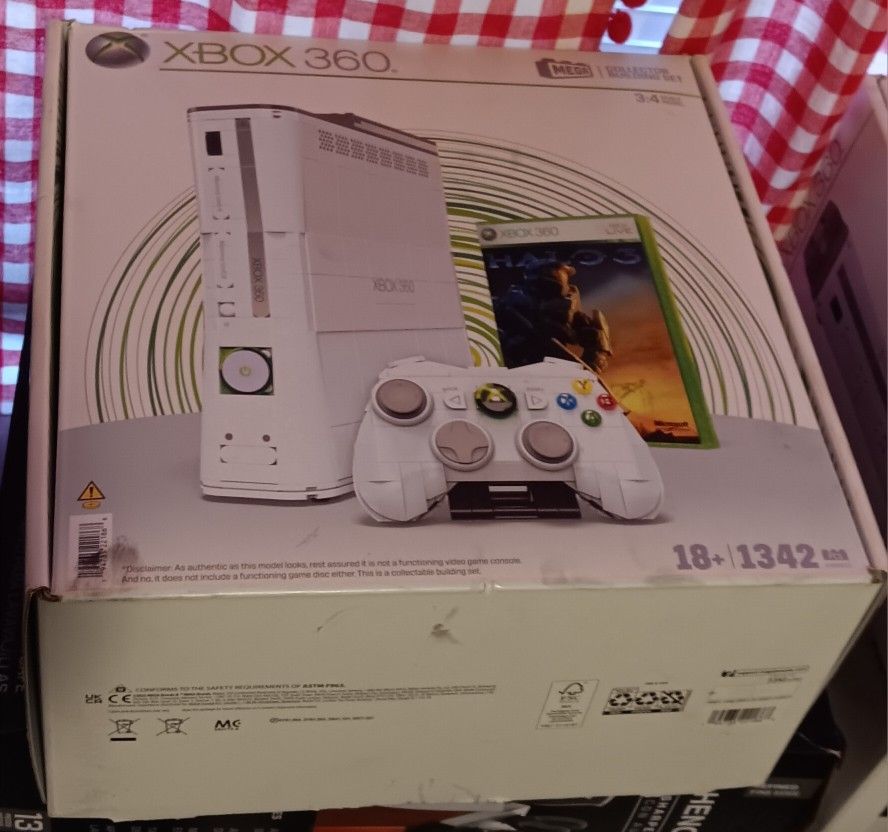 MEGA Showcase Microsoft Xbox 360 Collector Building Set - 1342pcs