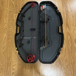 Genesis Bow With Plano Bow Case Clip Damaged On Case 