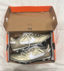 Nike Premier IIl FG Metallic Gold Grain football boots.