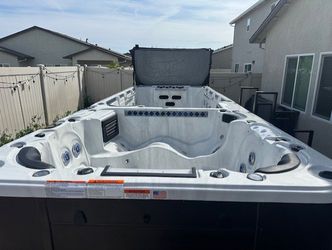 SwimSpa-21Ft Catalina  Marathon Dual Temp SwimSpa