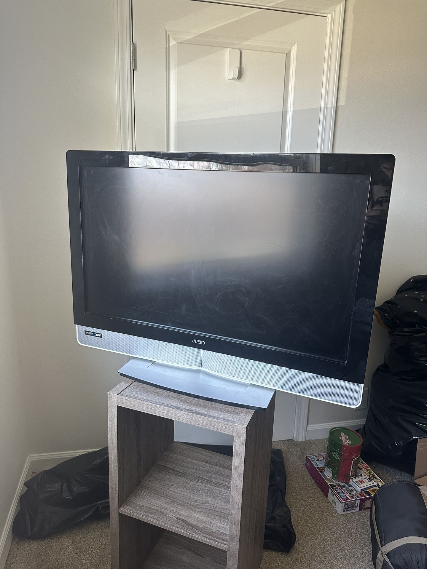 TV (VIZIO VX37L HDTV)