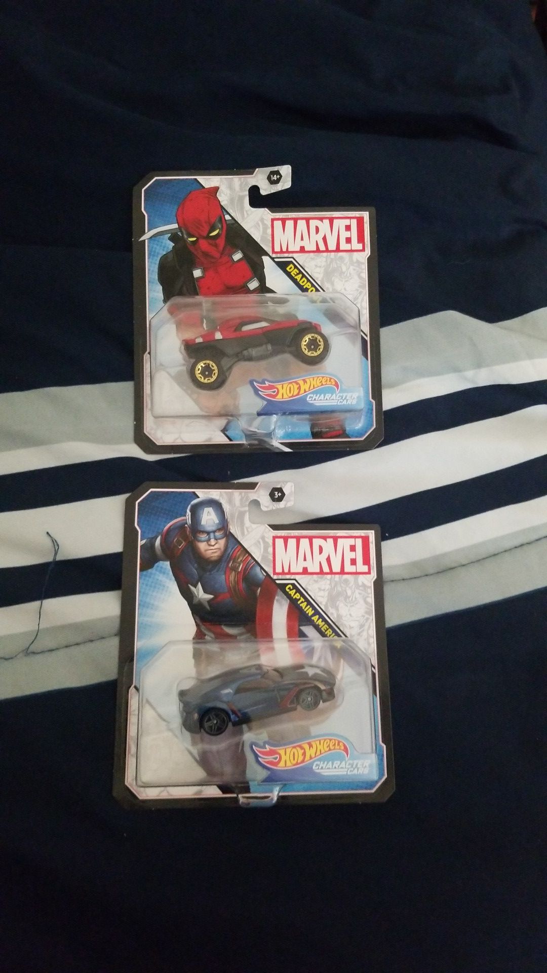 Marvel Hot wheels deadpool and Captain America