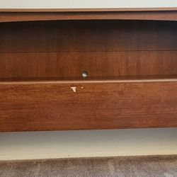 FREE! Headboard (Queen Bed)
